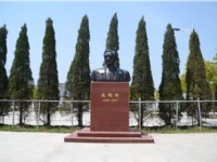 纪念馆铜像广场